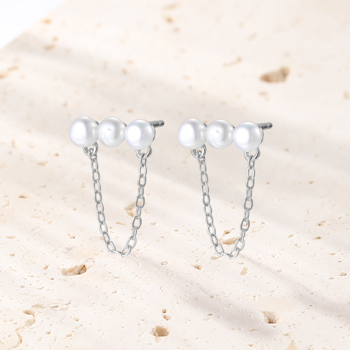 Pendientes Botón Cadena Tres Perlas en Plata de Ley 925